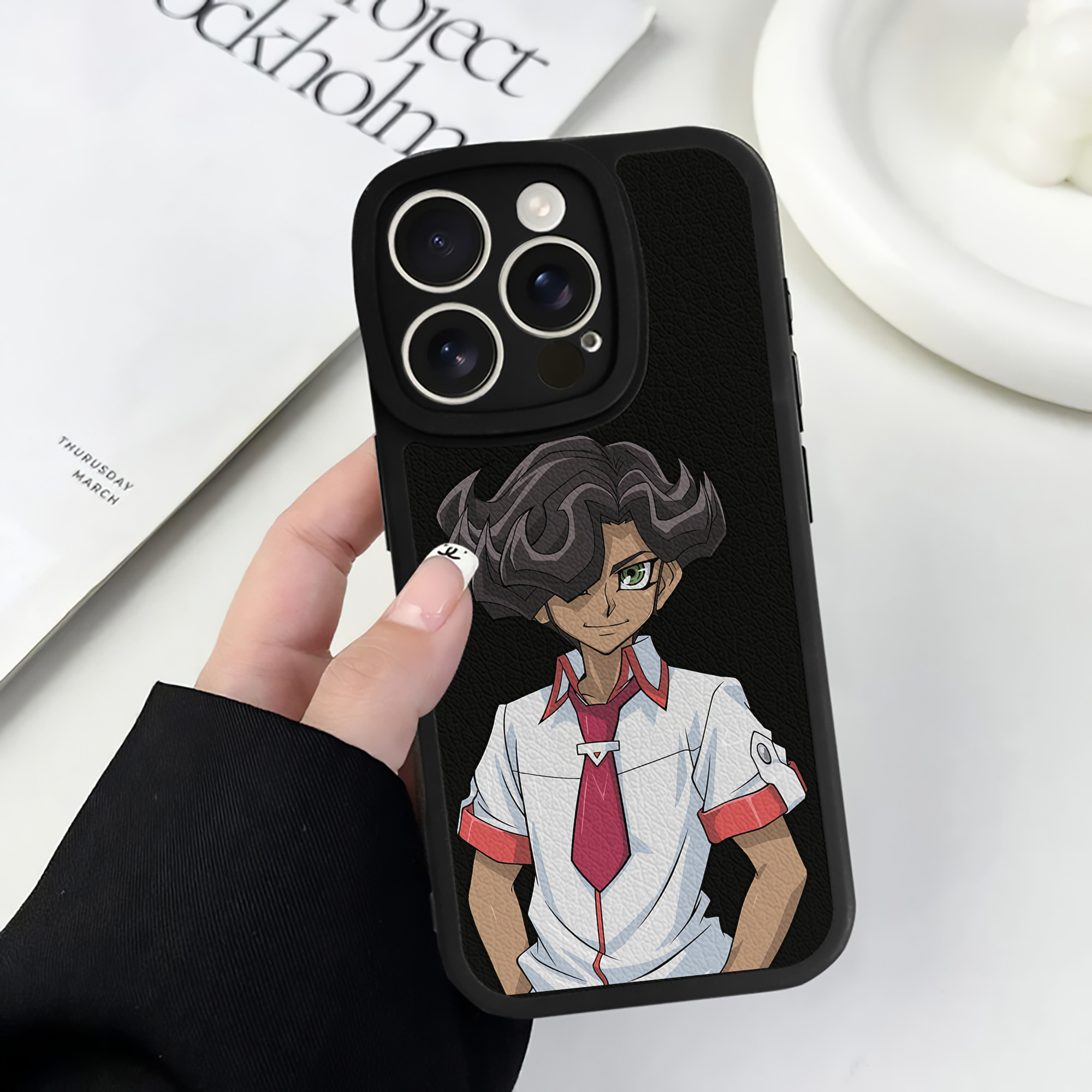 遊☆戯☆王 Yu-Gi-Oh! 【iPhone 16シリーズ対応】シリコンスマホケース（レザー調） 材質：シリコン